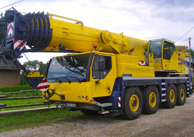 Liebherr LTM 1090 Frankreich